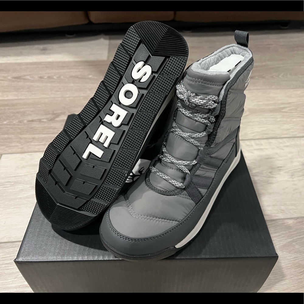 New sorel whitney ii short waterproof size 7.5